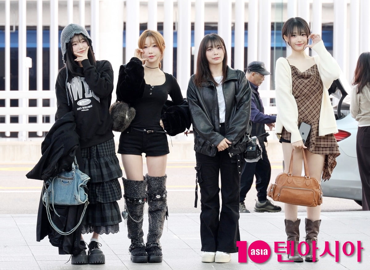 QWER Embarks on Their First World Tour 'ROCKATION' Starting in New York