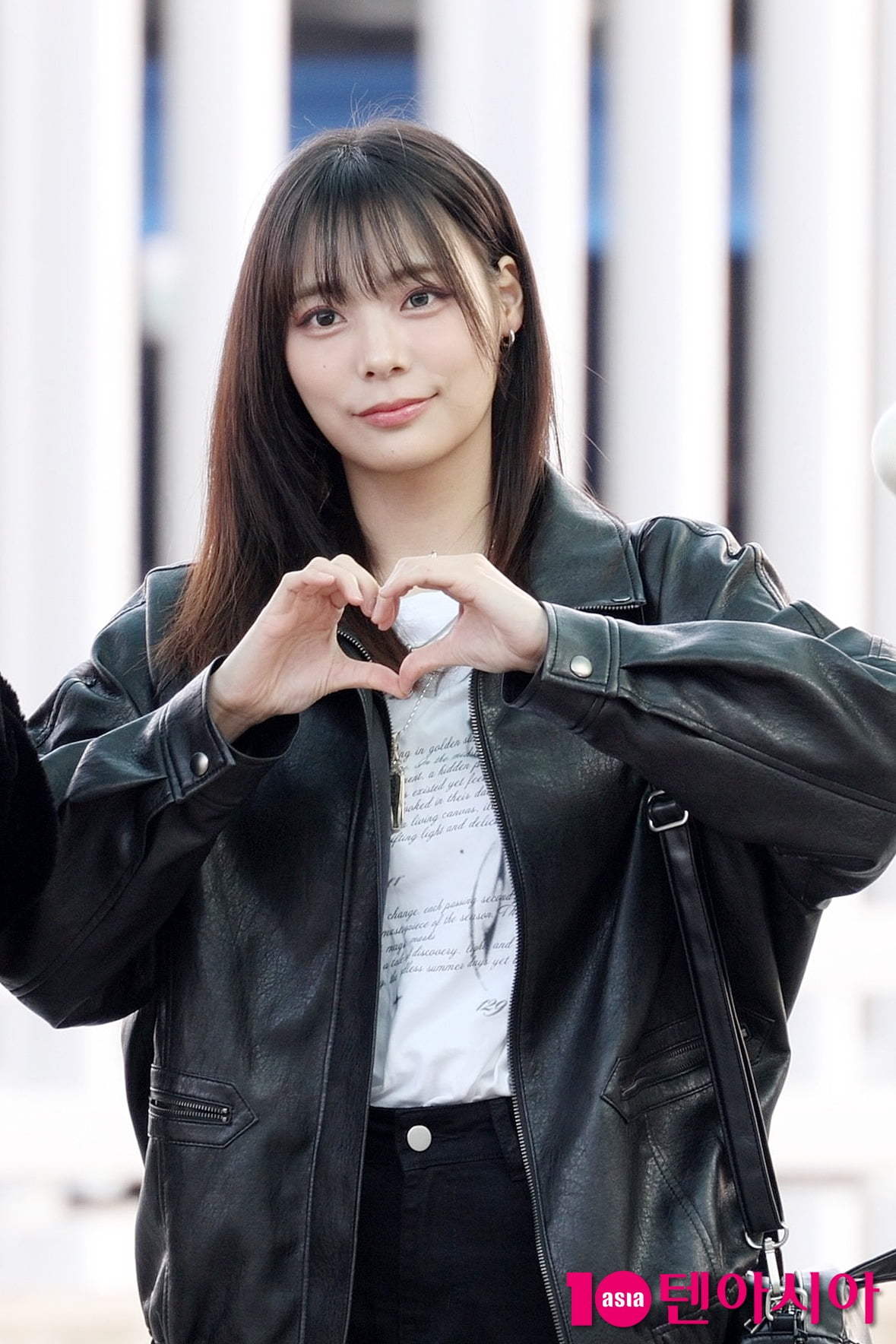 QWER Embarks on First World Tour 'ROCKATION' with Departure to New York