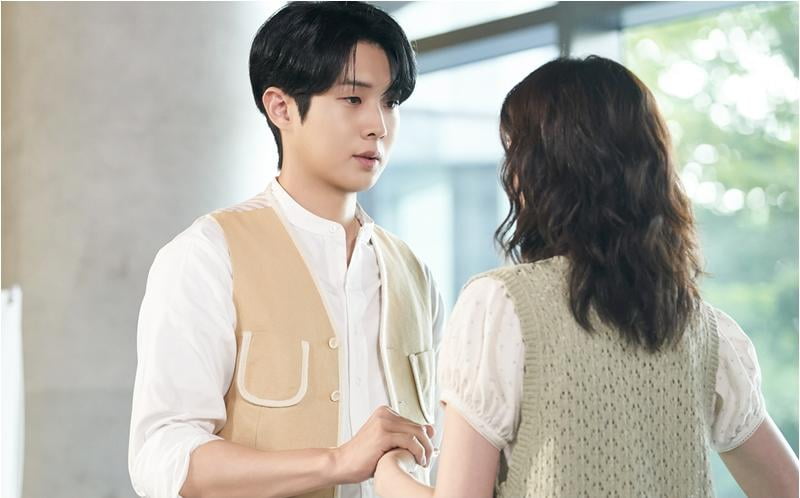 Disney+ Hit 'Woojoo's Merry Me' Enters Second Act with Global Acclaim