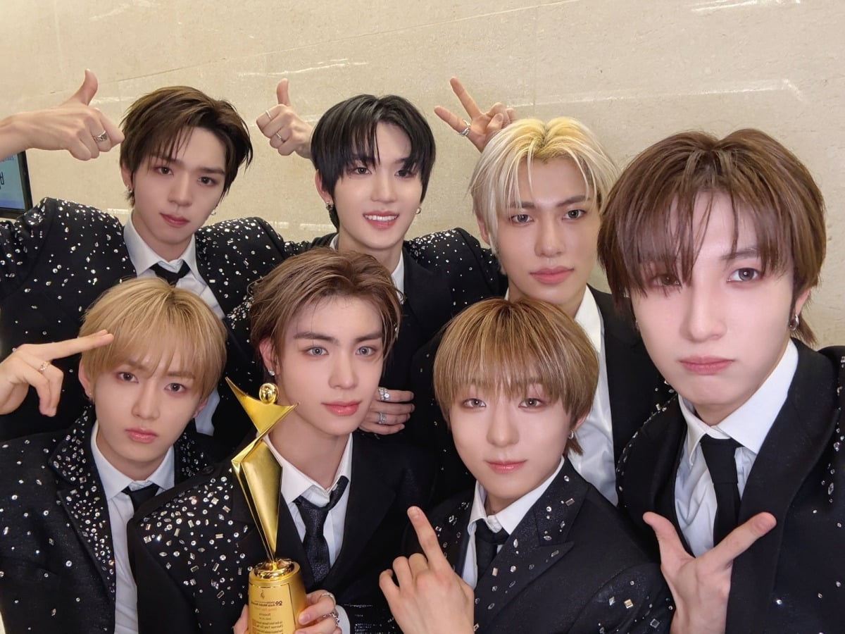 NouerA Shines at Asia Model Festival 2025 with Rising Star Award