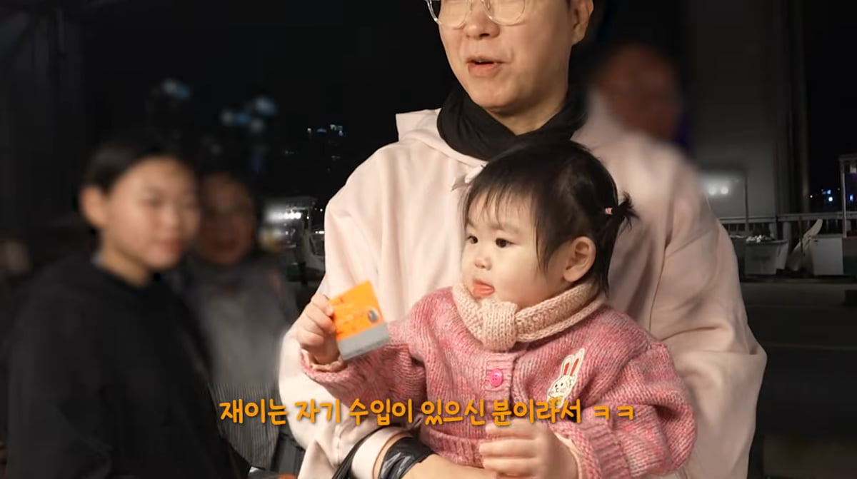 パク・スホン、11ヶ月の娘の収入を誇る!家族の温かい日常を公開