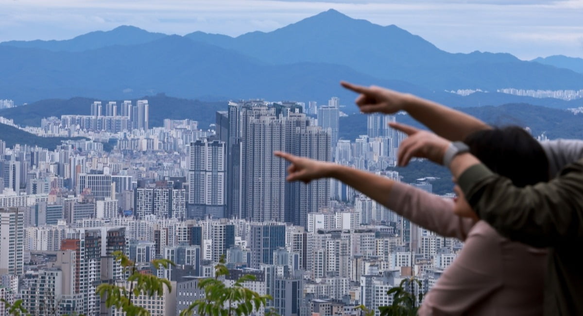 "집값 잡겠다고…" 추석 뒤흔든 '지라시'에 술렁이는 까닭 [돈앤톡]