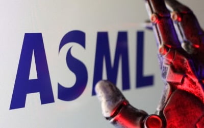 삼성전자·인텔 덕에…ASML 한 달새 주가 45% 급등