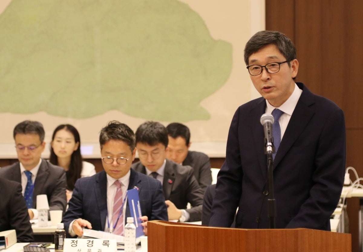 이혁 주일 한국대사가 18일 일본 도쿄 주일 한국대사관에서 열린 국회 외교통일위원회 국정감사에서 업무 현황을 보고하고 있다. 사진=연합뉴스