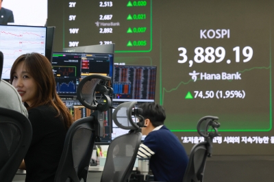 [속보] 코스피, 0.2% 오른 3823.84 마감…종가 최고치 경신