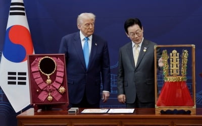 李 "트럼프·김정은 회동 불발" 발언에…남북경협주 '털썩'