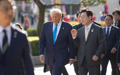 트럼프, 李 대통령에 "위대한 사랑, 우린 친구" [APEC 2025]