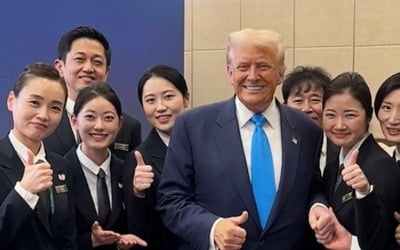 "치즈버거에 케첩 넉넉히" 트럼프, 룸서비스 주문한 메뉴