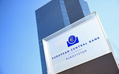 [속보] ECB 3연속 금리 동결…예금금리 연 2.00％ 유지