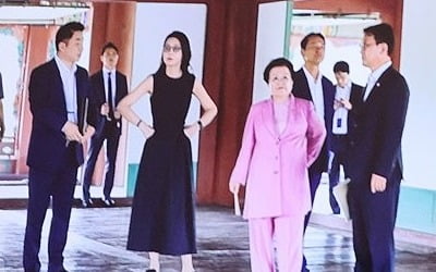 尹부부, 2023년 경복궁 돌발 방문시 명성황후 침전도 출입