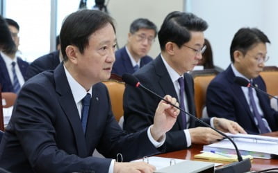 '아빠 찬스' 비판에 물러선 금감원장… "자녀 증여 대신 매각할 것"