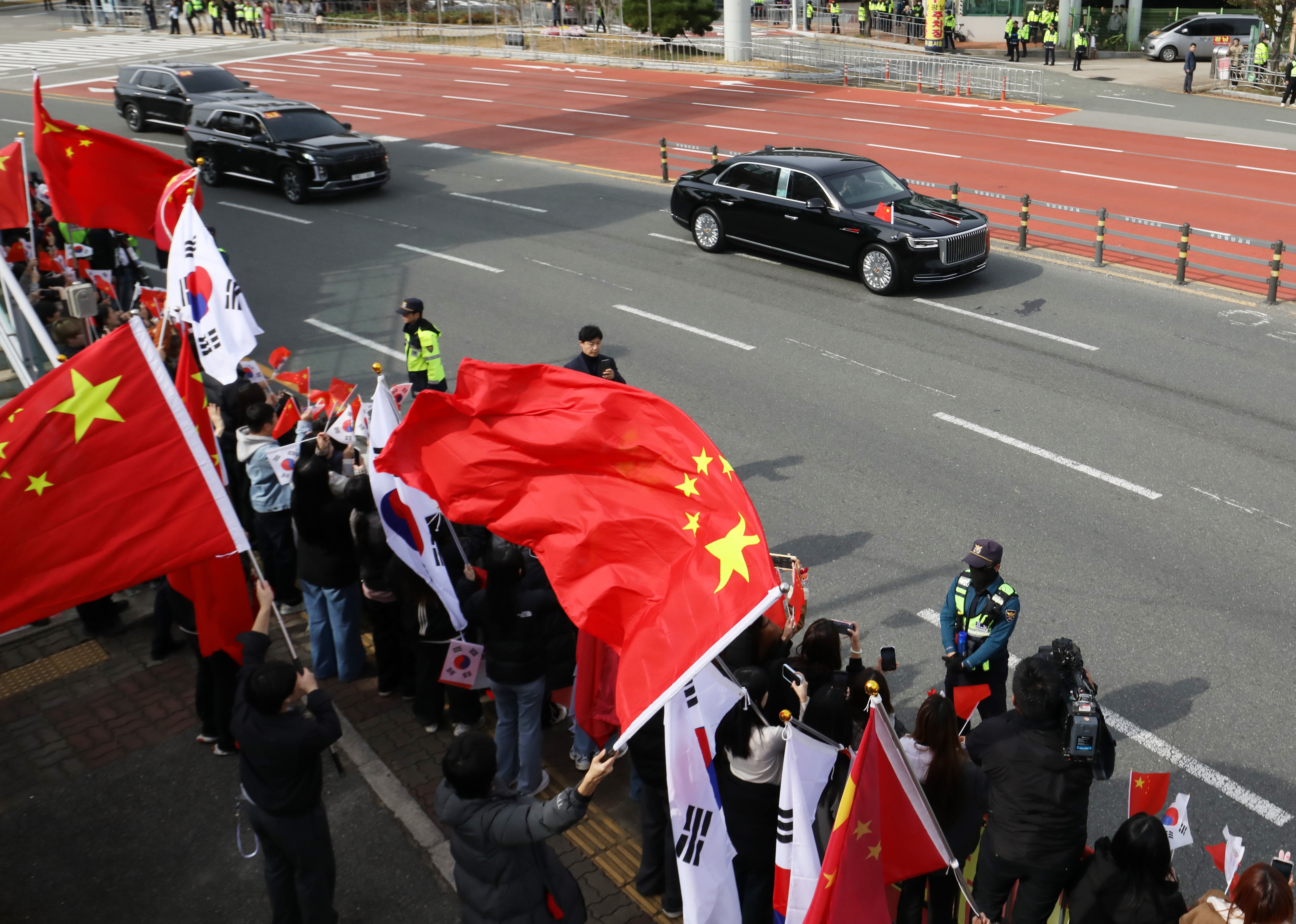 시진핑 환영집회 방해한 보수 성향 유튜버 3인 '체포' [APEC 2025]