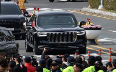[속보] 미중 정상회담 마친 시진핑, 승용차편으로 경주 도착