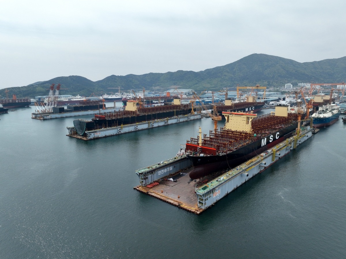 "中, 미 조선·해운 보복 철회"…한화오션 3%대 강세