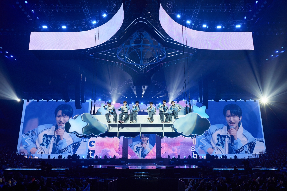 'NCT 위시'란 동화 속으로…천 개의 색깔 '팝팝' 터진 첫 콘서트 [리뷰]