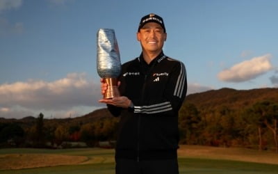 '43세 9개월에 첫 승' 김재호 "죽을때까지 오래 선수하겠다"