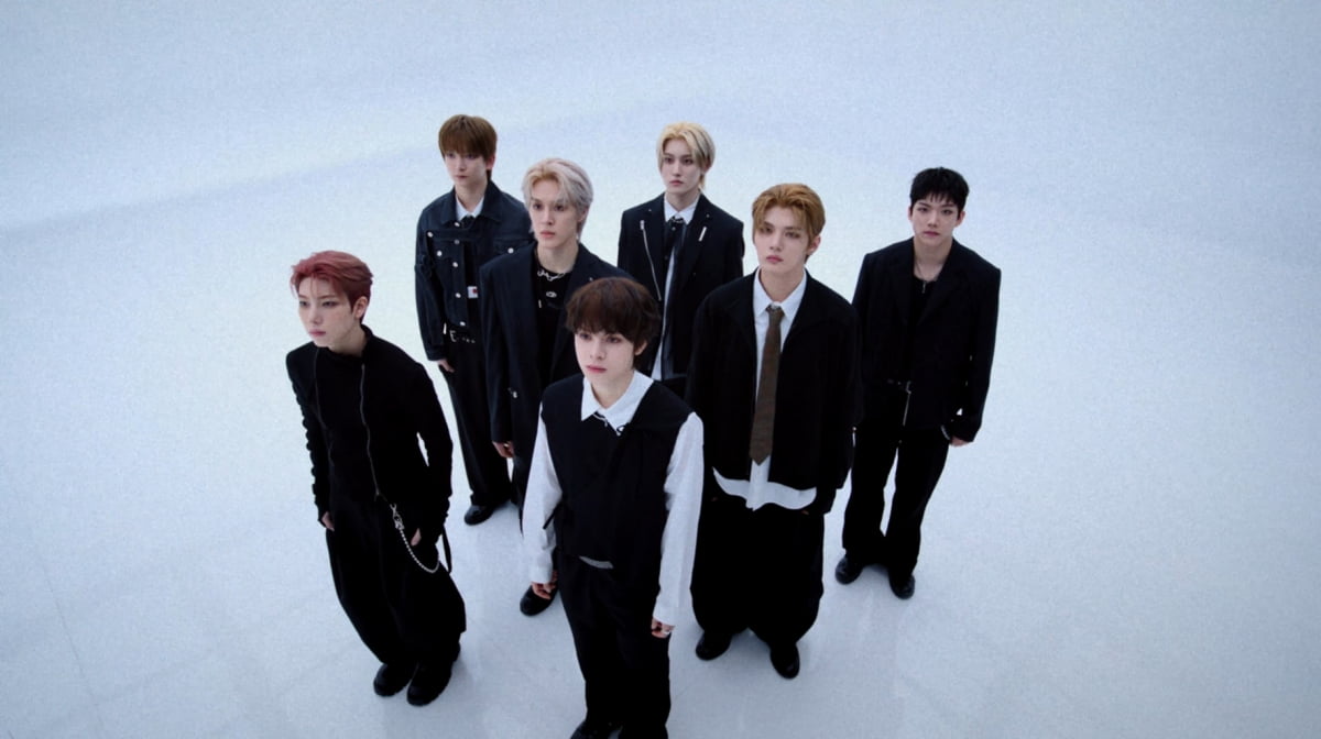 "404 에러"·"다시 켜봐 재부팅"…아크, 참신한 10대 대변 '스키드' [신곡in가요]