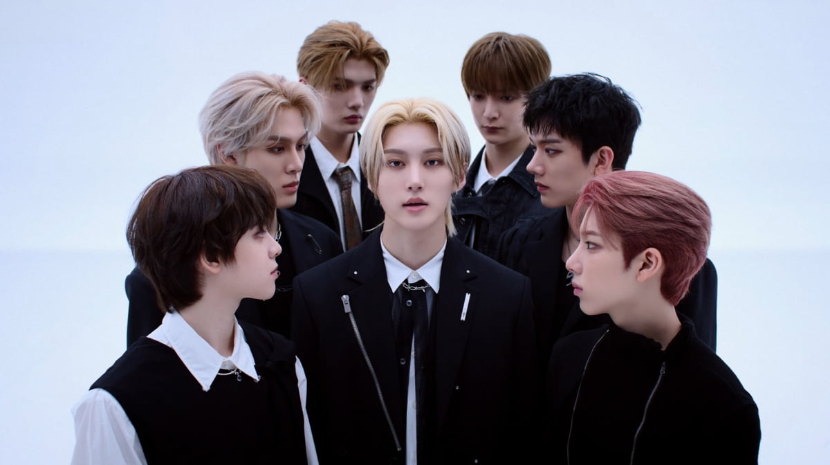 "404 에러"·"다시 켜봐 재부팅"…아크, 참신한 10대 대변 '스키드' [신곡in가요]