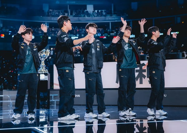 3년 연속 월즈 우승에 도전하는 T1 선수단의 모습 /라이엇게임즈 제공