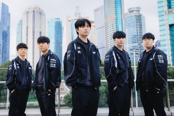 오는 9일 2025 리그오브레전드 월드 챔피언십 결승에 출전하는 KT 롤스터 선수단의 모습 / 라이엇게임즈 제공