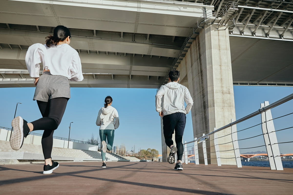 "마라톤 신청 극악 난이도"…'런트립' 늘자 맞춤 패키지까지 [트래블톡]