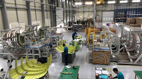 1300억 뭉칫돈 투자 받고...록히드마틴·보잉과도 손잡은 주식 [돈되는 K스몰캡]