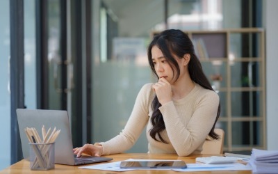 "나만 17년째 승진 못했어"…8000만원 달라는 직원 [곽용희의 인사노무노트]