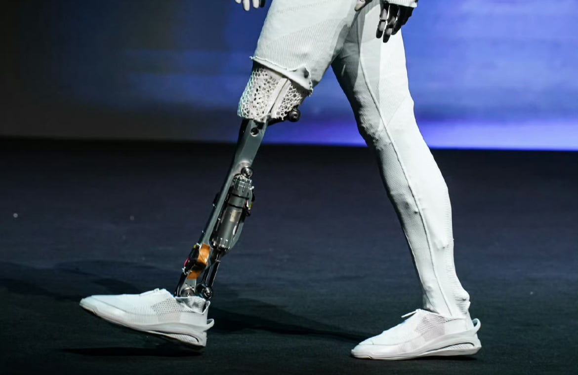 "하늘 나는 차 팔아요"…올해 125% 오른 '중국판 테슬라' [조아라의 차이나스톡]  