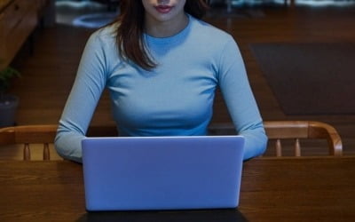 "바람핀 사람도 강사할 수 있나요"...전남친 직장에 테러[별별 이야기]