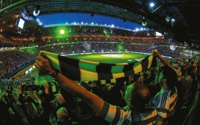 "세상에 이런 축구팀은 없다"…성적·수익·주가 '해트트릭' [걸어서 세계주식 속으로]