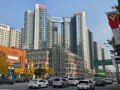 "18억에 들어왔는데 옆집은 11억"…신천동 아파트서 벌어진 일 [현장+]