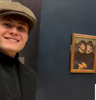 틱톡커에 뚫린 루브르 박물관…모나리자관에 본인 그림 걸었다