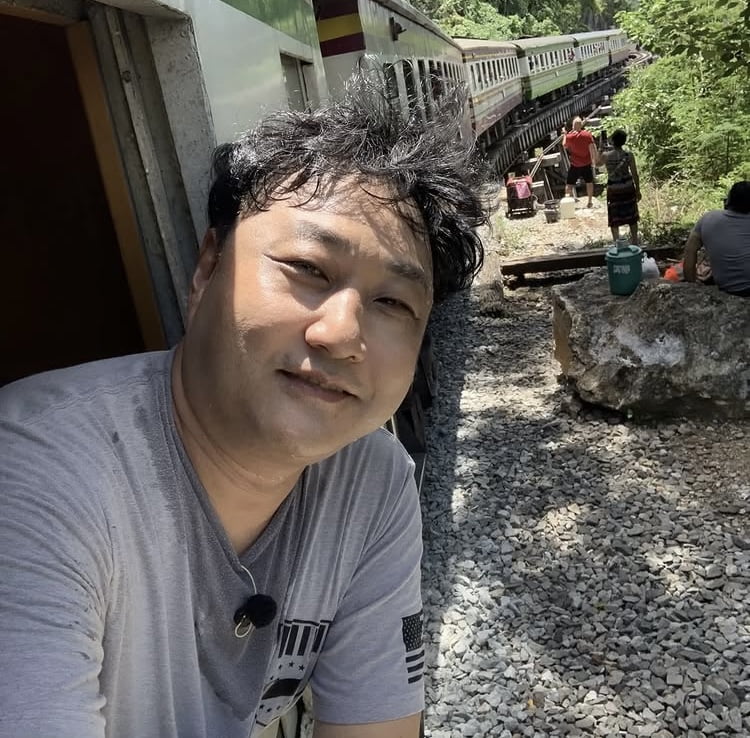 Comedian Kim Soo-yong Hospitalized After Losing Consciousness During Filming