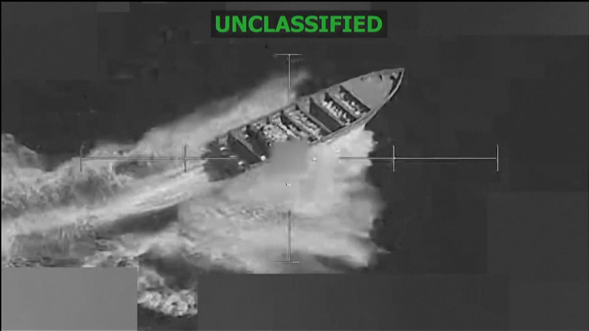 미군, 동태평양서 마약 밀수선 격침…테러리스트 3명 사살 [HK영상]