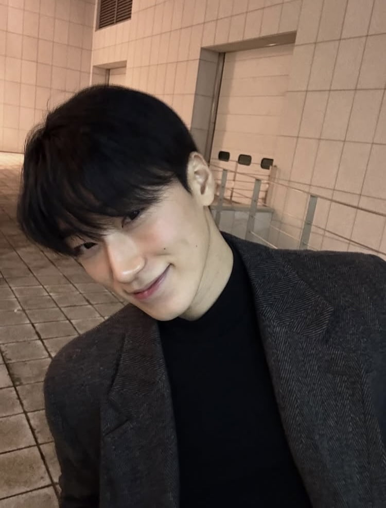 ATEEZ's Choi San Charms Fans with Boyfriend Material Photos