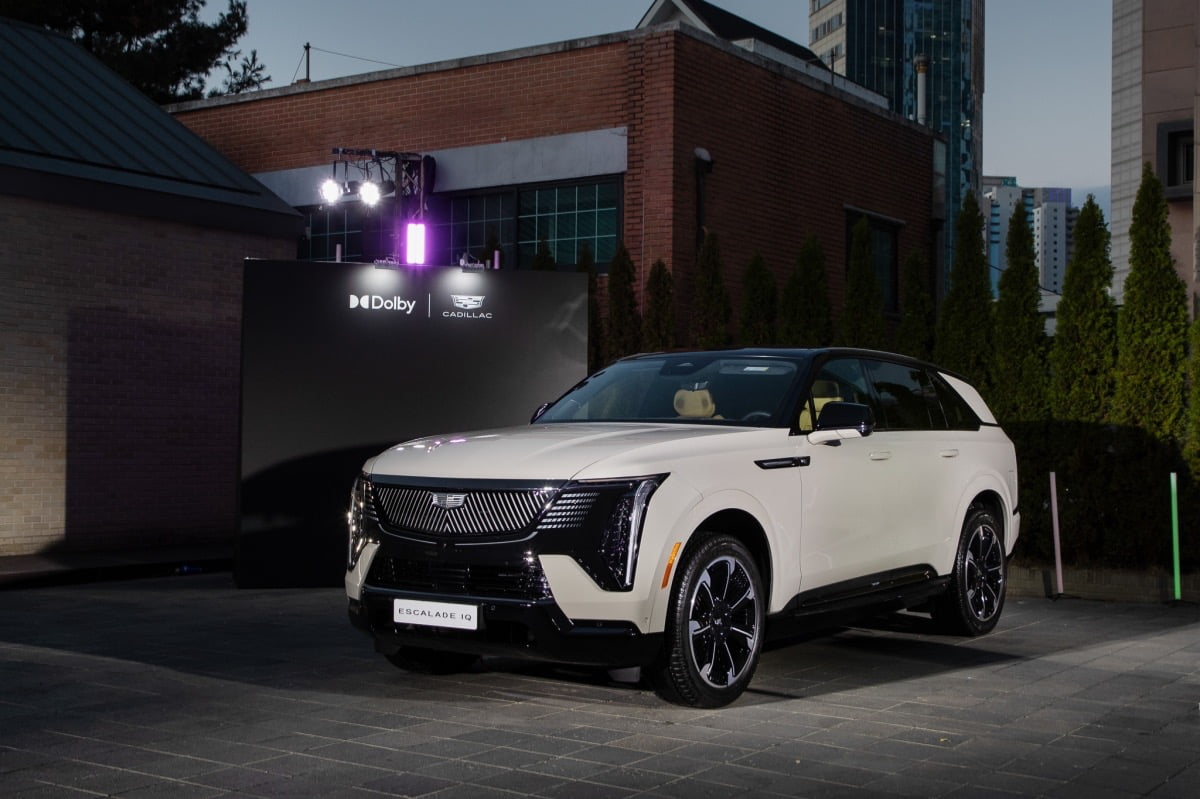 "경쟁모델 없다" 캐딜락의 자신감…3억 육박하는 가격에도 '완판' 예고