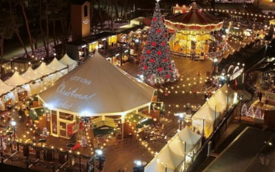 입장권 10분만에 매진…‘유럽 감성’ 롯데 마켓 개장