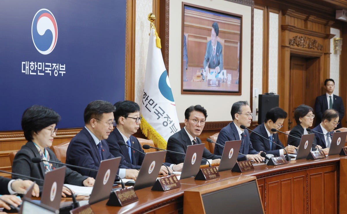 [포토] 국무회의 주재하는 김민석 총리