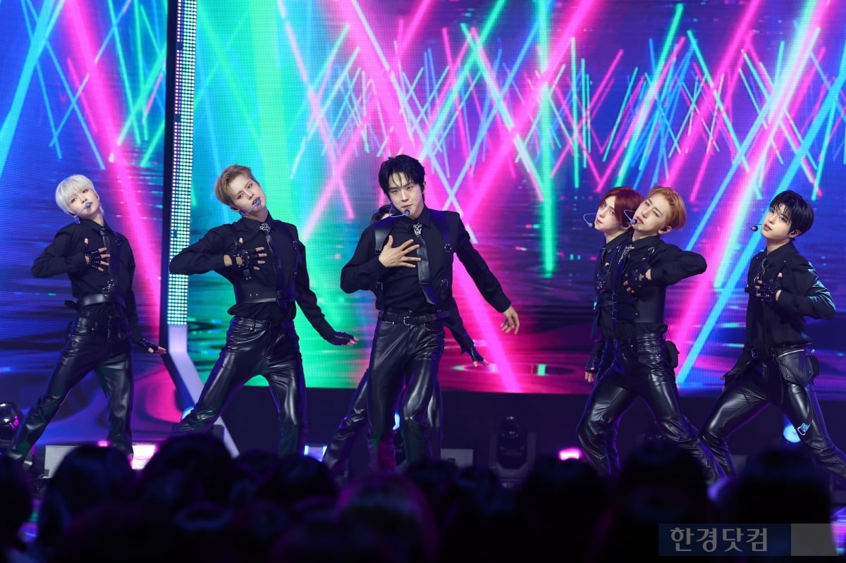 [포토] 뉴비트, '강렬한 퍼포먼스에 시선강탈'