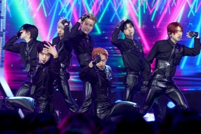 [포토] 뉴비트, '강렬한 퍼포먼스에 시선강탈'