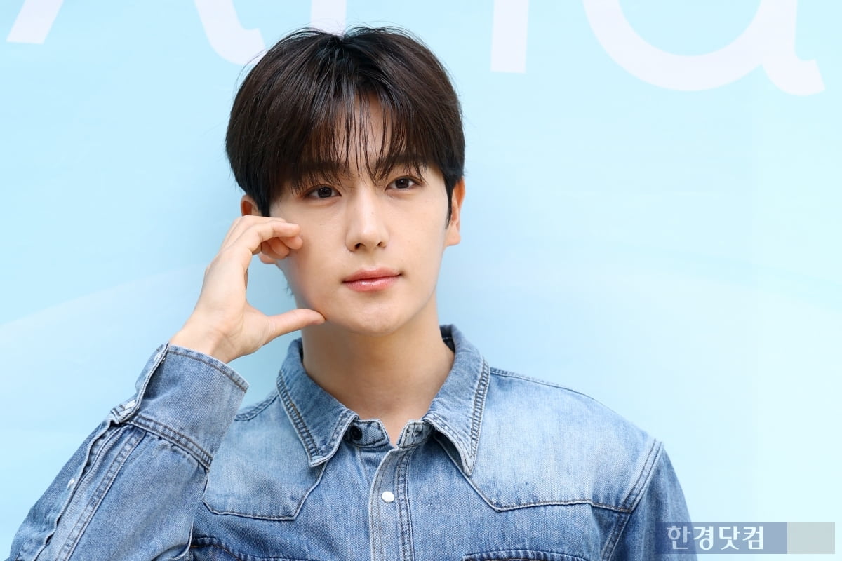 [포토] 더보이즈 현재, '자체발광 빛나는 비주얼'