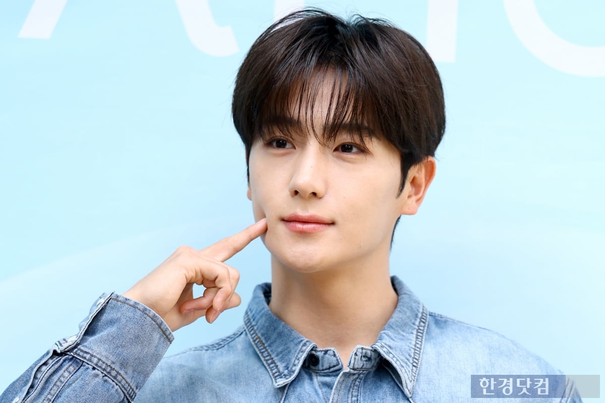 [포토] 더보이즈 현재, '은혜로운 비주얼'