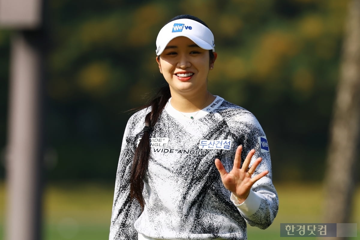 [포토] 박혜준, '환한 미소로 마지막 대회 출발'