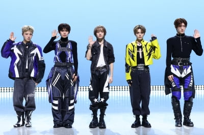 [포토] AM8IC, '멋진 모습으로 데뷔'