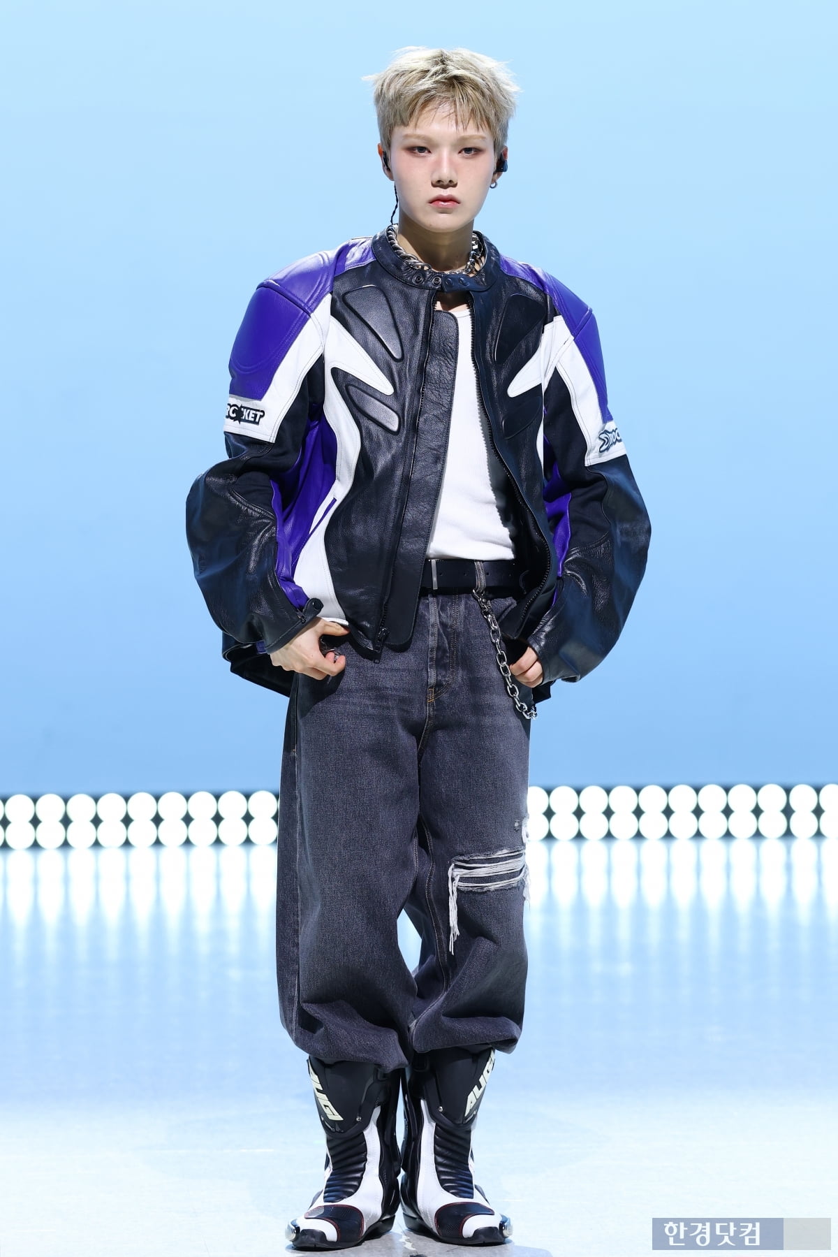 [포토] AM8IC 첸, '강렬한 눈빛 카리스마'