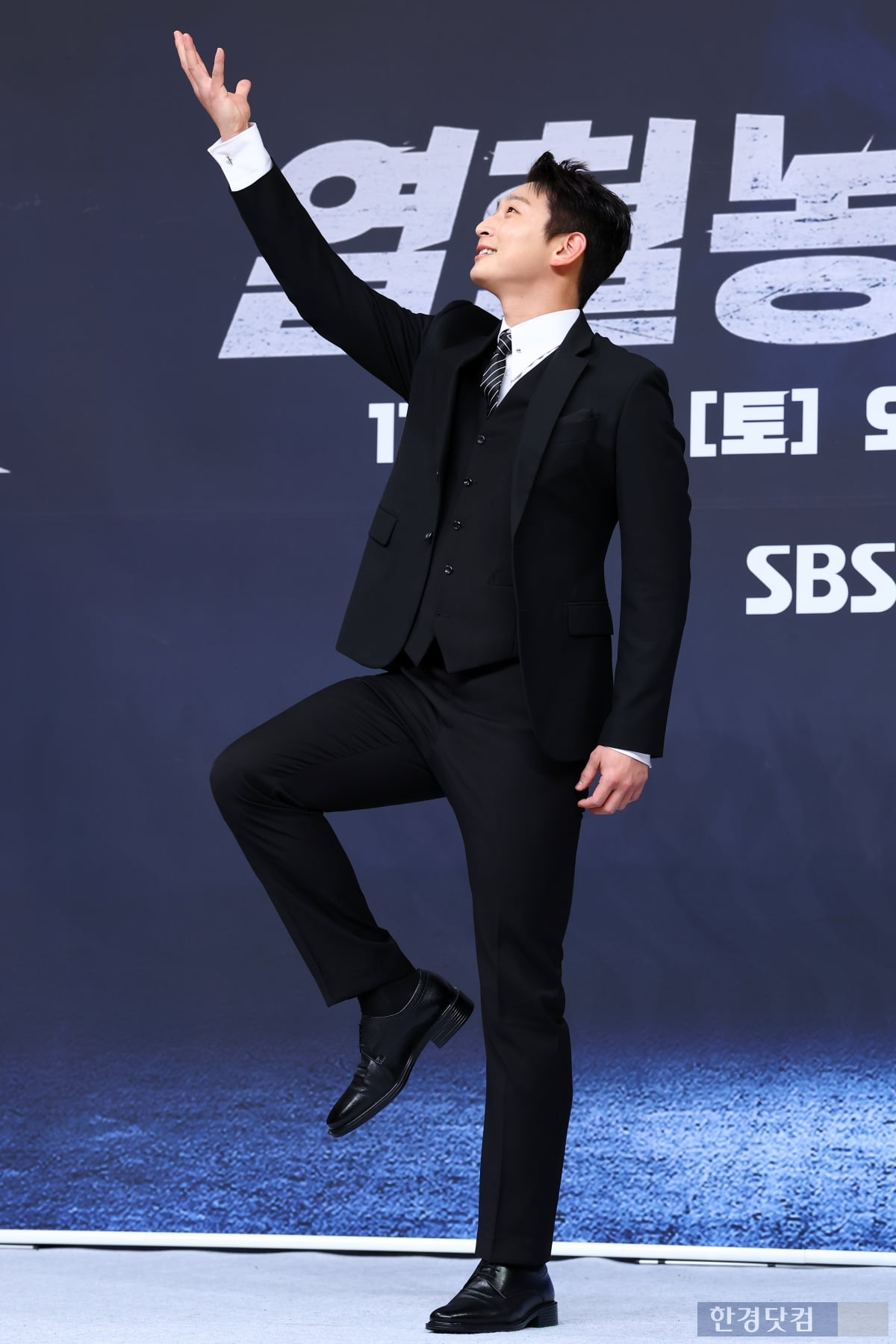 [포토+] 정진운, '멋지게 슈트핏 뽐내며~'