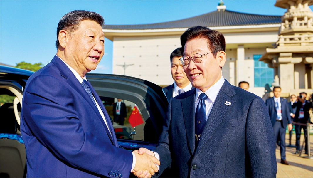 한·중, 4000억 위안 통화스와프…"사드 이후 양국관계 전면복원"