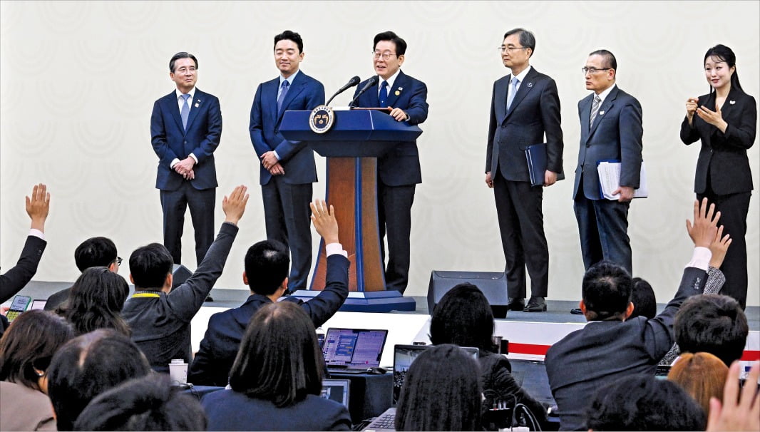 "무역·투자가 亞·太 번영 이끈다"…美 반대에 '다자무역' 표현 빠져