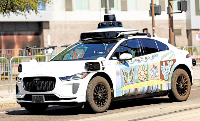 "사람보다 안전"…기술로 반대 여론 잠재운 美 로보택시