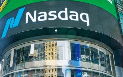 '거품 논란' 엔비디아…PEG로 보면 코카콜라·월마트보다 싸다